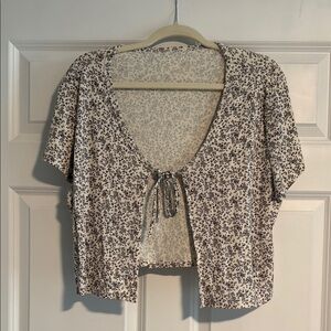 American Eagle Outfitters Black and White Floral Blouse